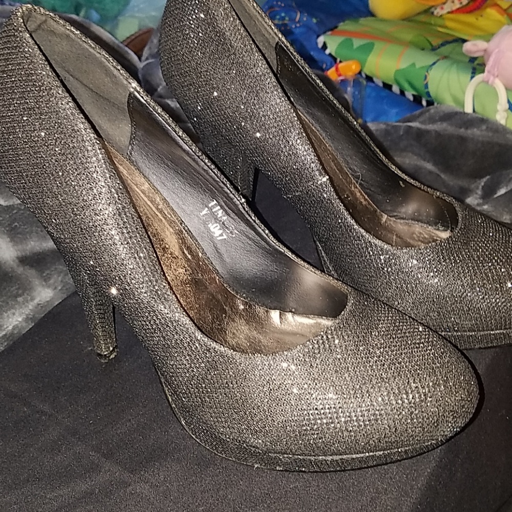 Heels - Picture 2 of 6